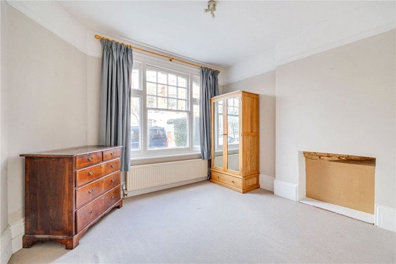 2 bedroom flat, St Andrews Road, London W14 - Available