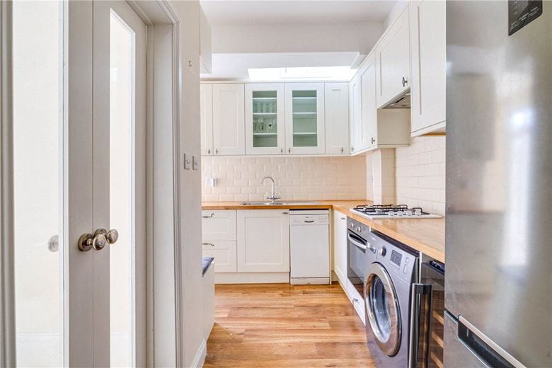2 bedroom flat, St Andrews Road, London W14 - Available