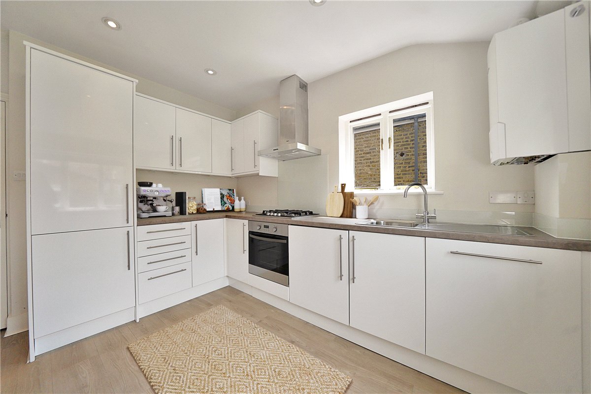 2 bedroom flat, Edenvale Street, London SW6 - Sold STC