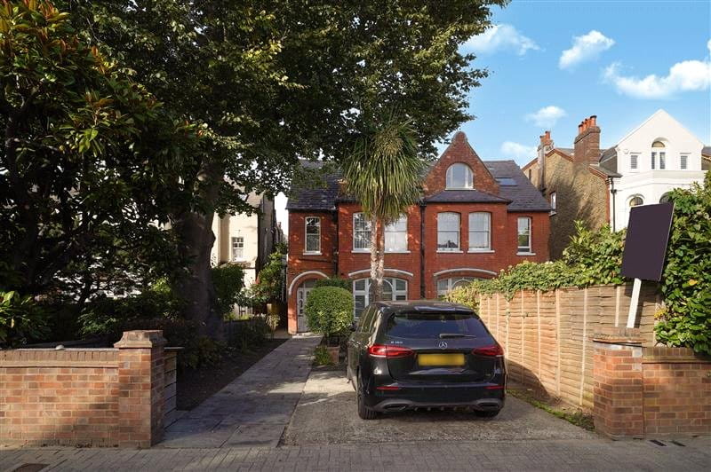 2 bedroom maisonette, Deodar Road, London SW15 - Available