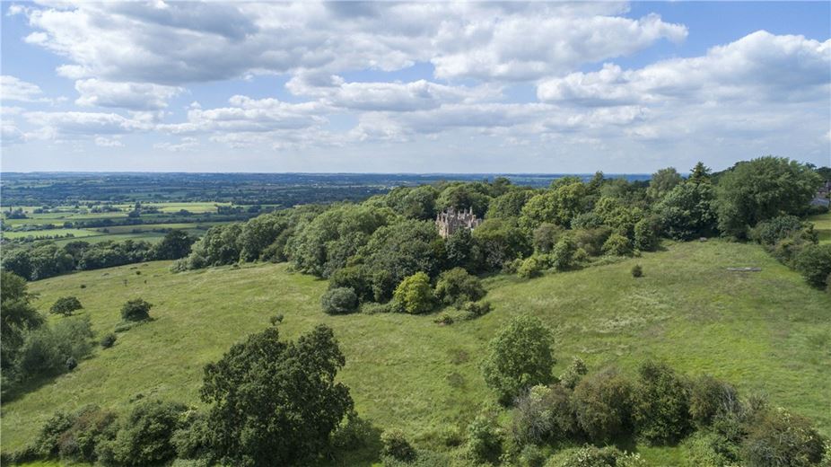 19 bedroom house, Bowden Hill, Lacock SN15 - Available