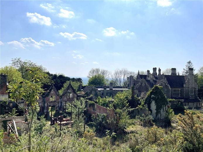 19 bedroom house, Bowden Hill, Lacock SN15 - Available