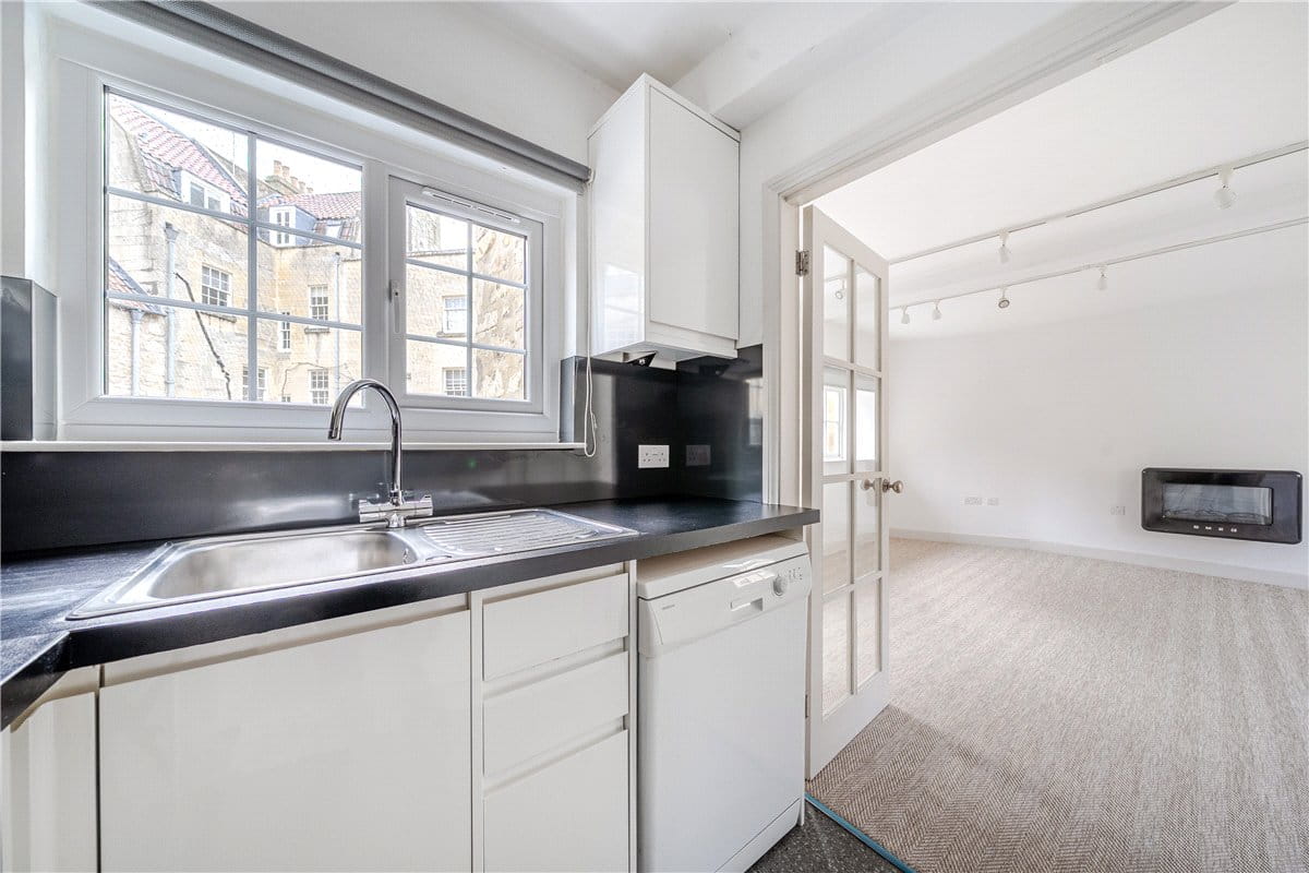2 bedroom maisonette, Monmouth Street, Bath BA1 - Sold STC