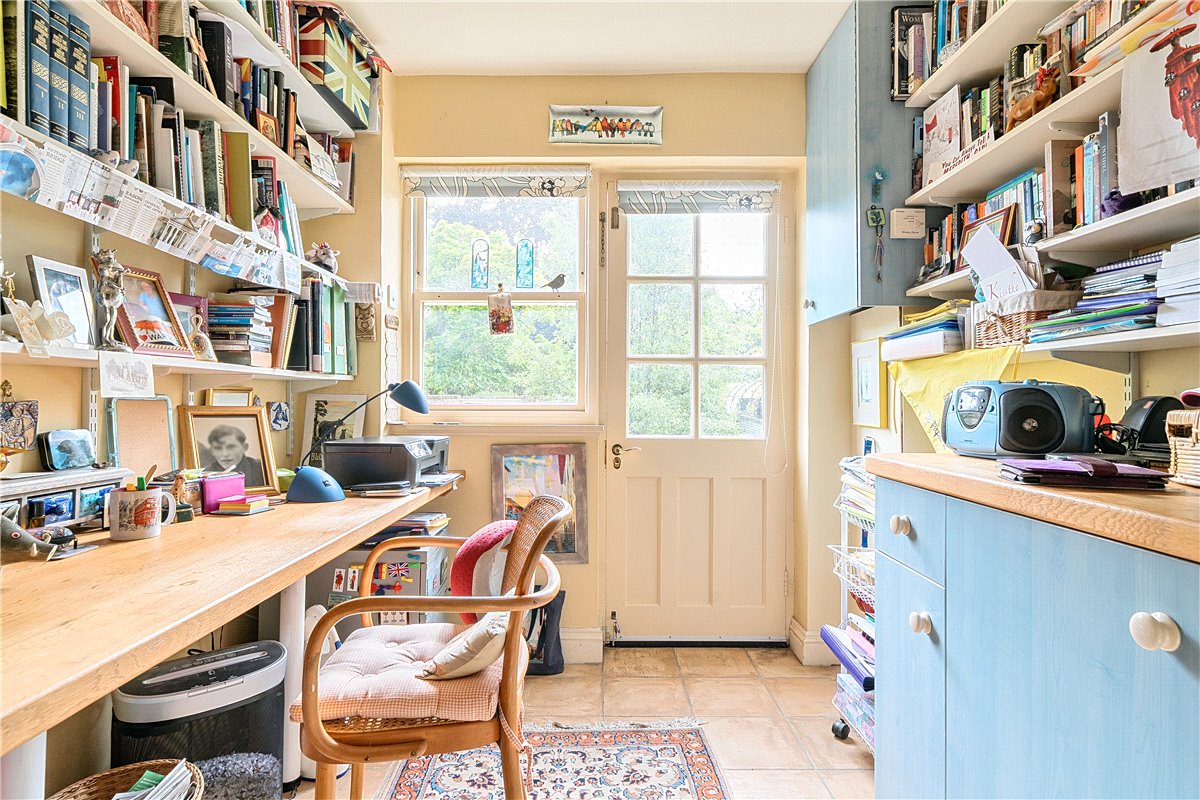 2 bedroom maisonette, St. James's Square, Bath BA1 - Available