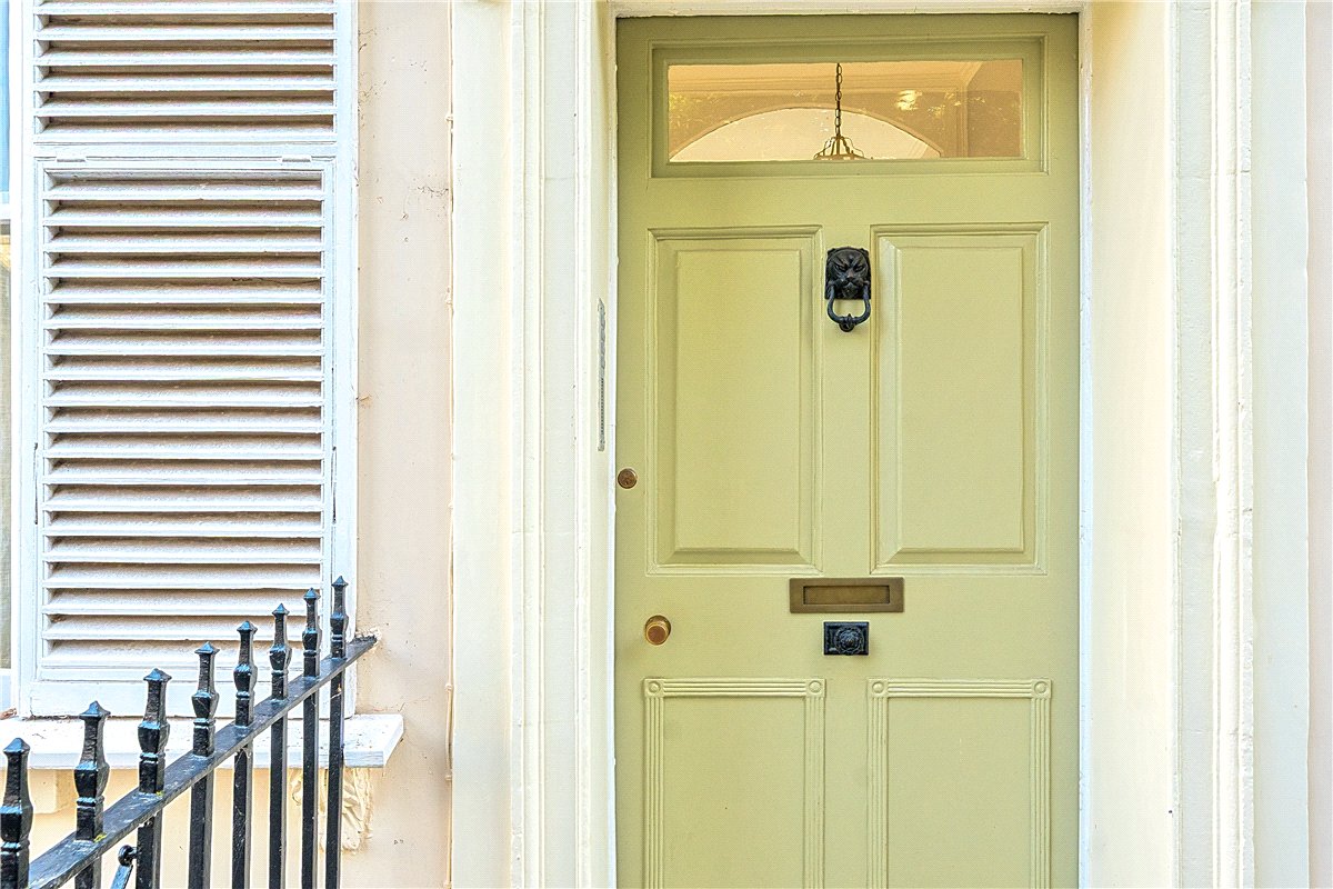 2 bedroom maisonette, St. James's Square, Bath BA1 - Available