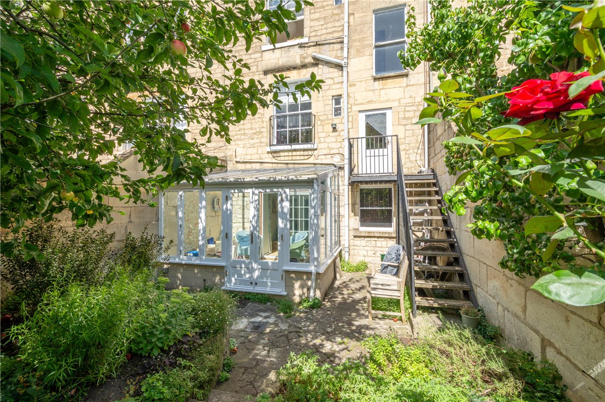 2 bedroom maisonette, New King Street, Bath BA1 - Available