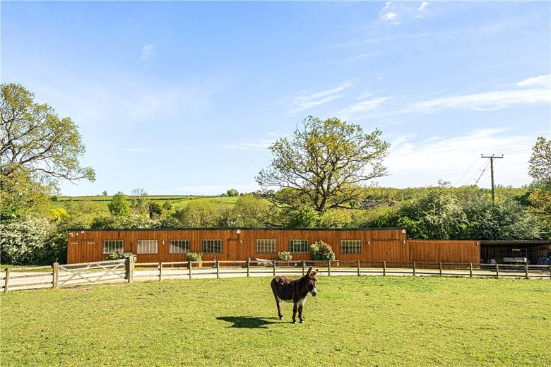 25.6 acres House, Siston, Bristol BS16 - Available