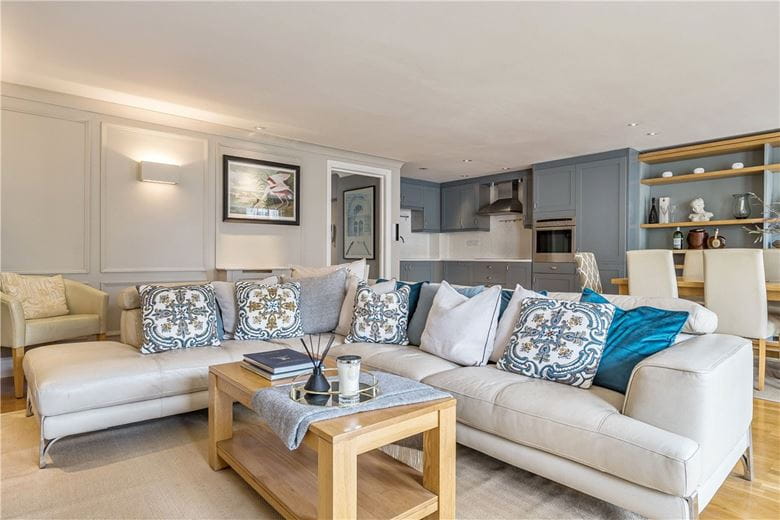 2 bedroom flat, Victoria Bridge Road, Bath BA1 - Sold