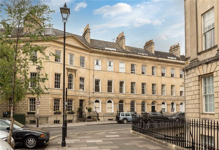 2 bedroom flat, Henrietta Street, Bath BA2 - Sold STC