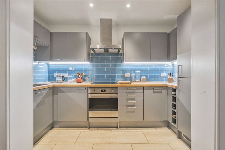 2 bedroom flat, Park Street, Bath BA1 - Available