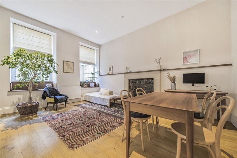 2 bedroom flat, Park Street, Bath BA1 - Available