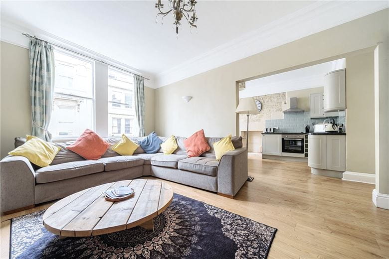 4 bedroom maisonette, Broad Street, Bath BA1 - Available