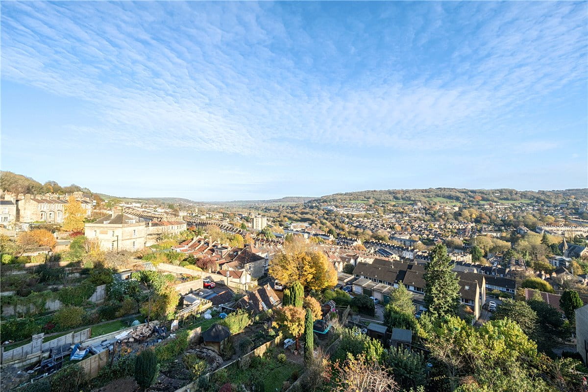 4 bedroom house, Berkeley Place, Camden Road BA1 - Sold