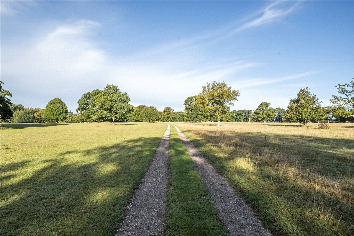 2 bedroom house, Stourton, Warminster BA12 - Available
