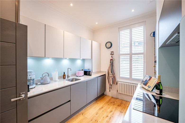 2 bedroom flat, Upper Oldfield Park, Bath BA2 - Available