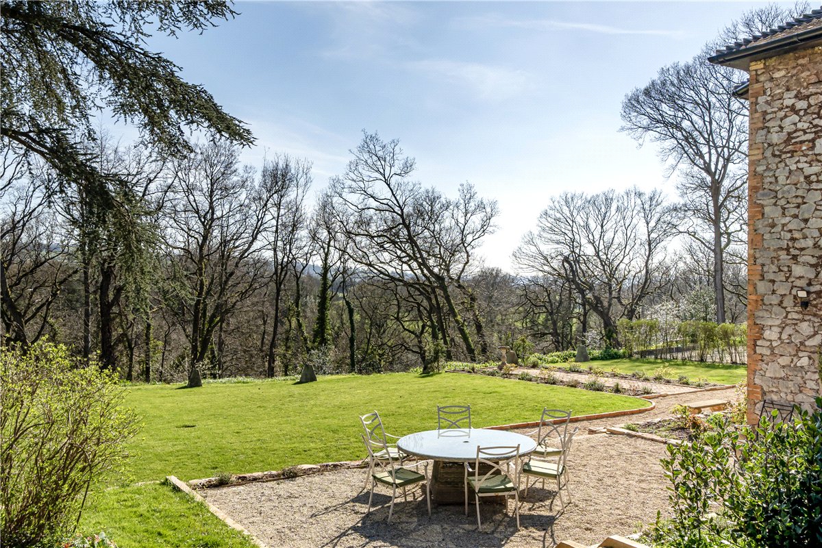 8 bedroom house, Rock Road, Wick BS30 - Available