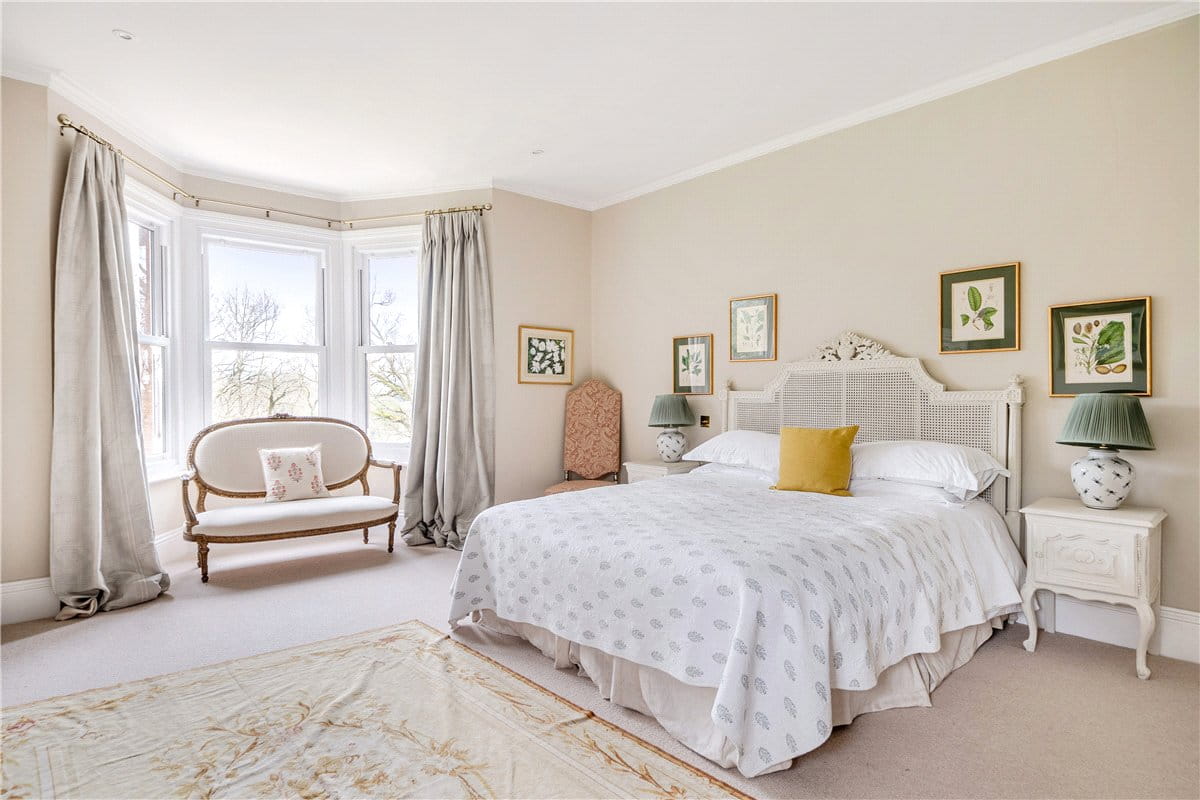 8 bedroom house, Rock Road, Wick BS30 - Available