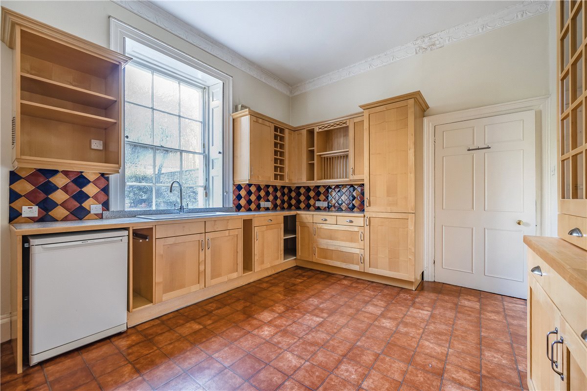 2 bedroom maisonette, St. James's Square, Bath BA1 - Sold STC