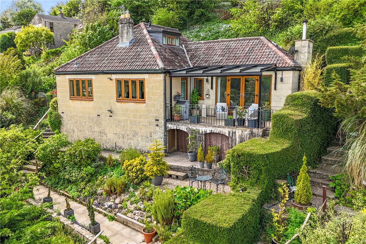 3 bedroom house, Middle Stoke, Limpley Stoke BA2 - Available