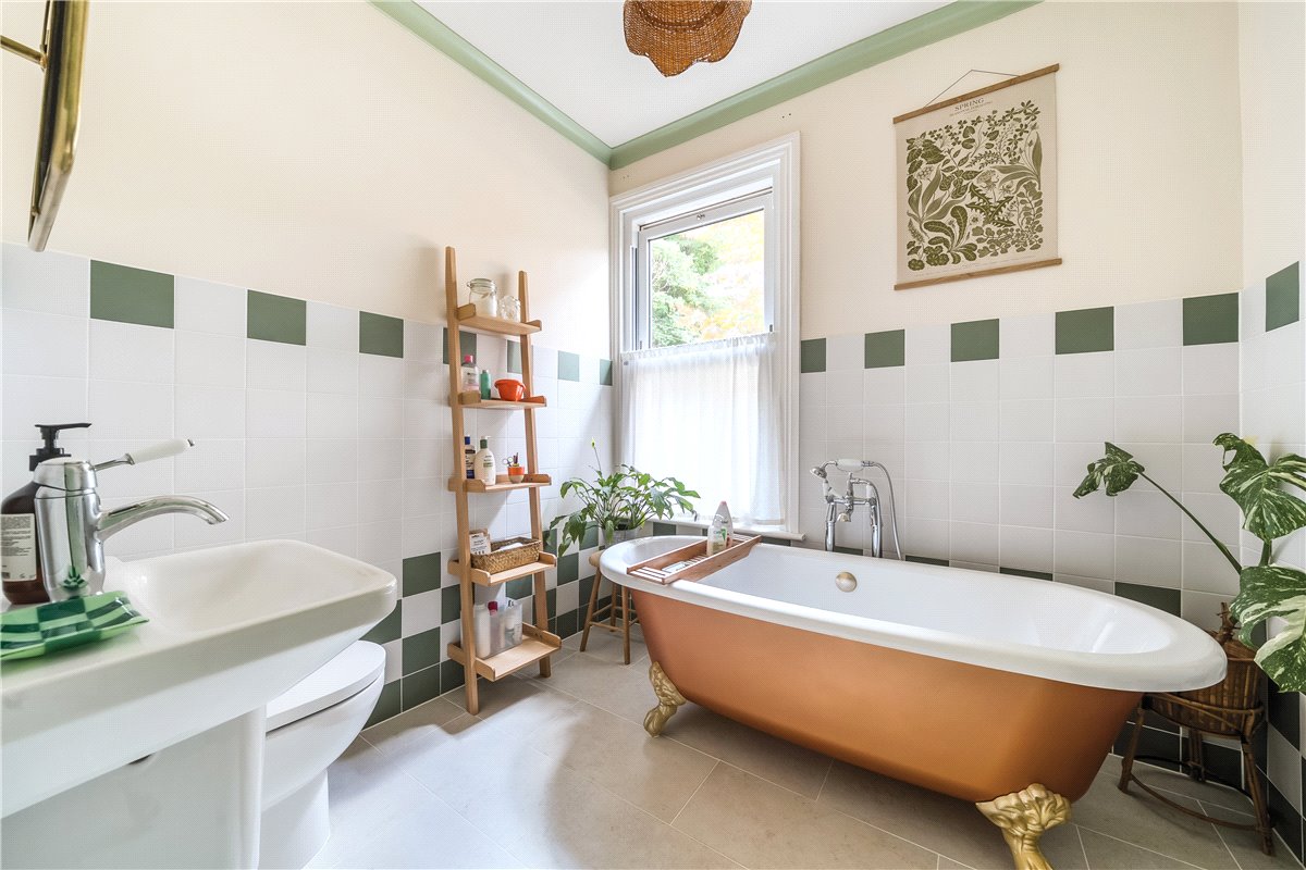 2 bedroom house, Magdalen Road, Bath BA2 - Available