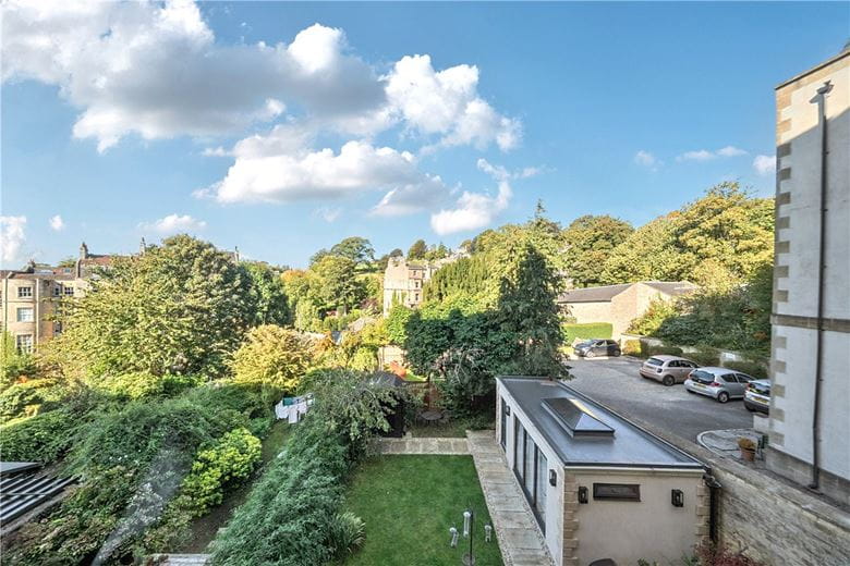 2 bedroom flat, Park Street, Bath BA1 - Available