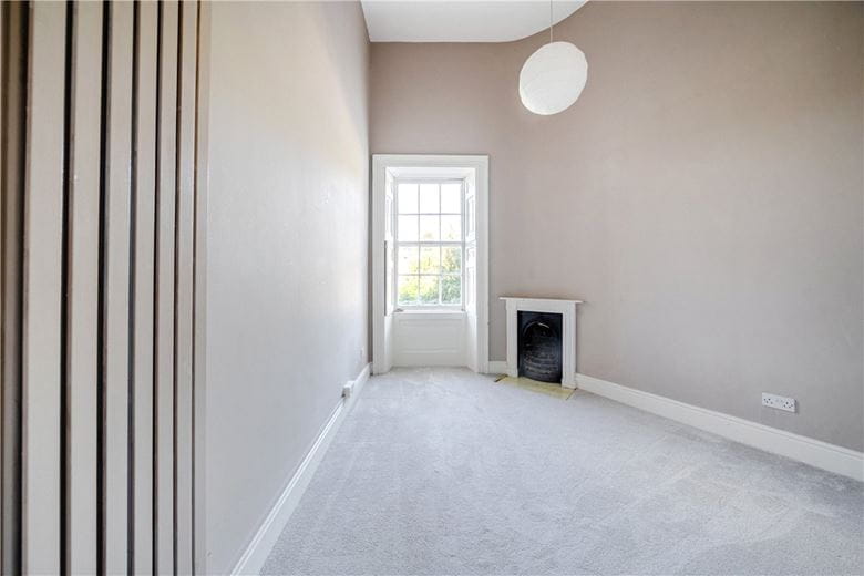 2 bedroom flat, Park Street, Bath BA1 - Available