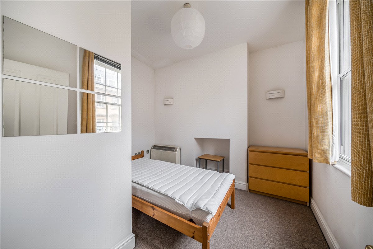 2 bedroom maisonette, Vineyards, Bath BA1 - Available