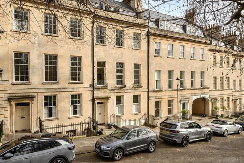 5 bedroom house, St. James's Square, Bath BA1 - Available