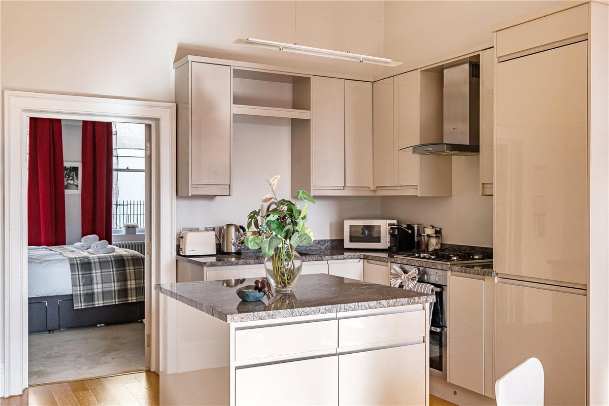 2 bedroom flat, Brunswick Place, Bath BA1 - Available
