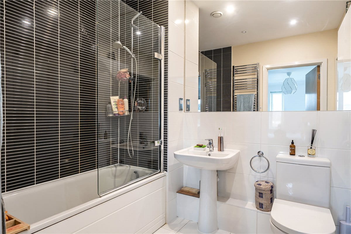 4 bedroom house, Stothert Avenue, Bath BA2 - Available