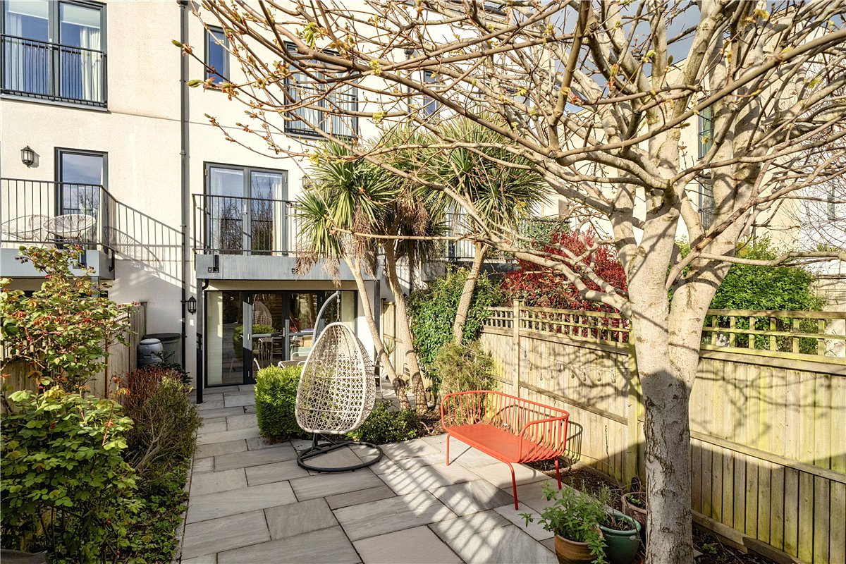 4 bedroom house, Stothert Avenue, Bath BA2 - Available