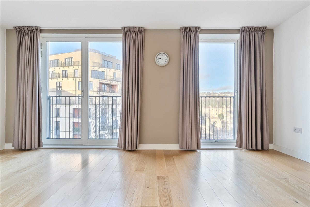 2 bedroom flat, Victoria Bridge Road, Bath BA2 - Available