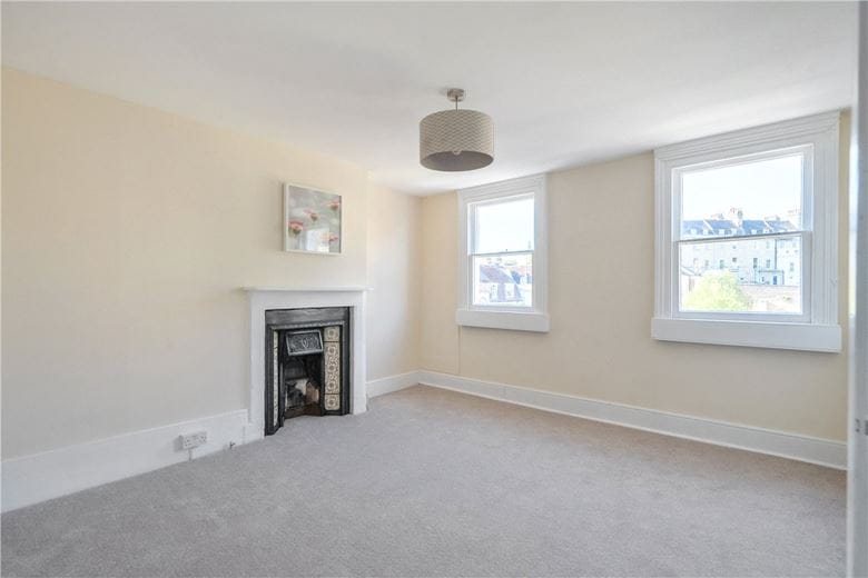 2 bedroom maisonette, Chapel Row, Bath BA1 - Available