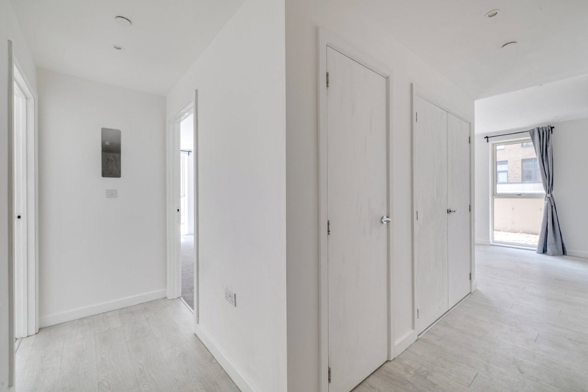 2 bedroom flat, Unity Lane, Hounslow TW3 - Available