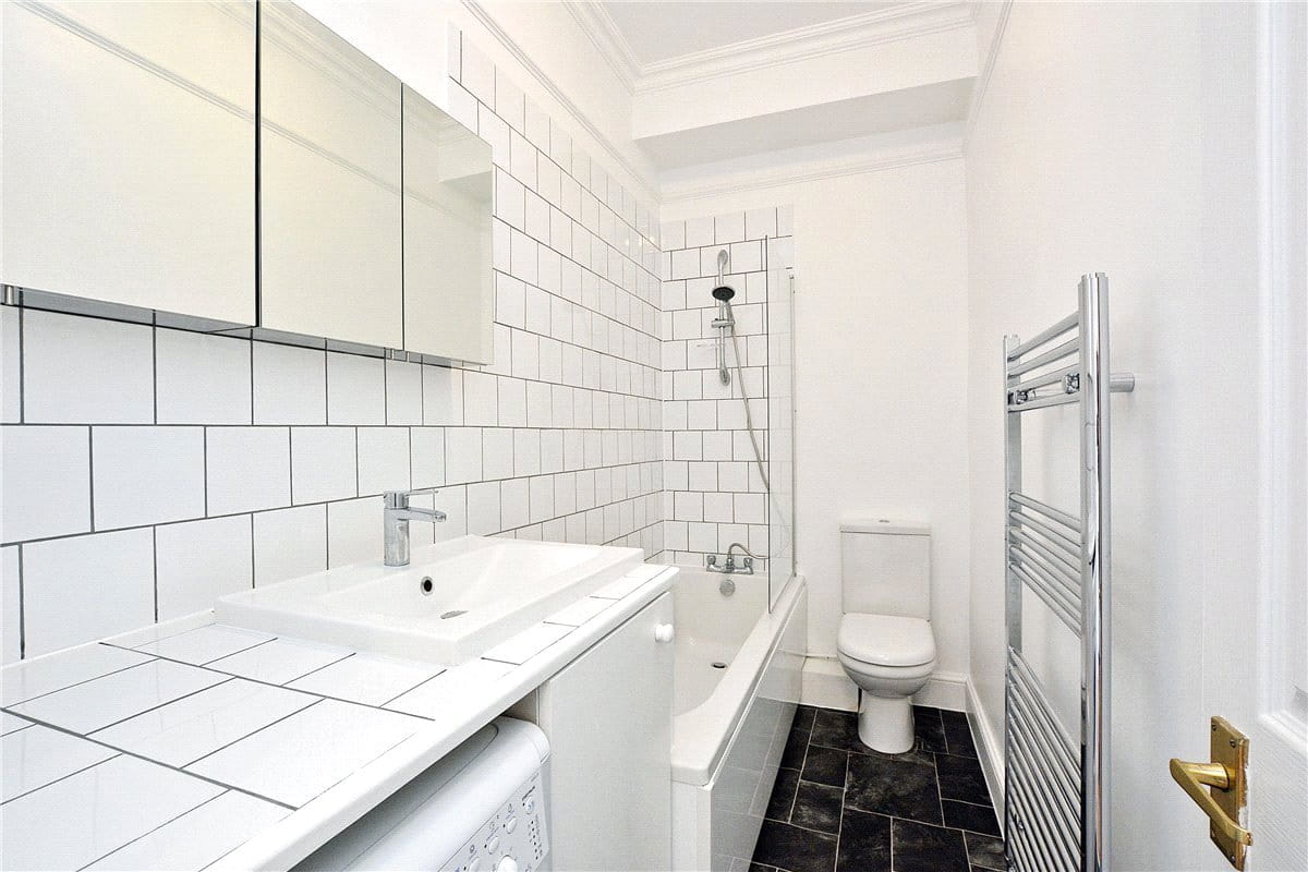 1 bedroom flat, Mortlake High Street, London SW14 - Sold