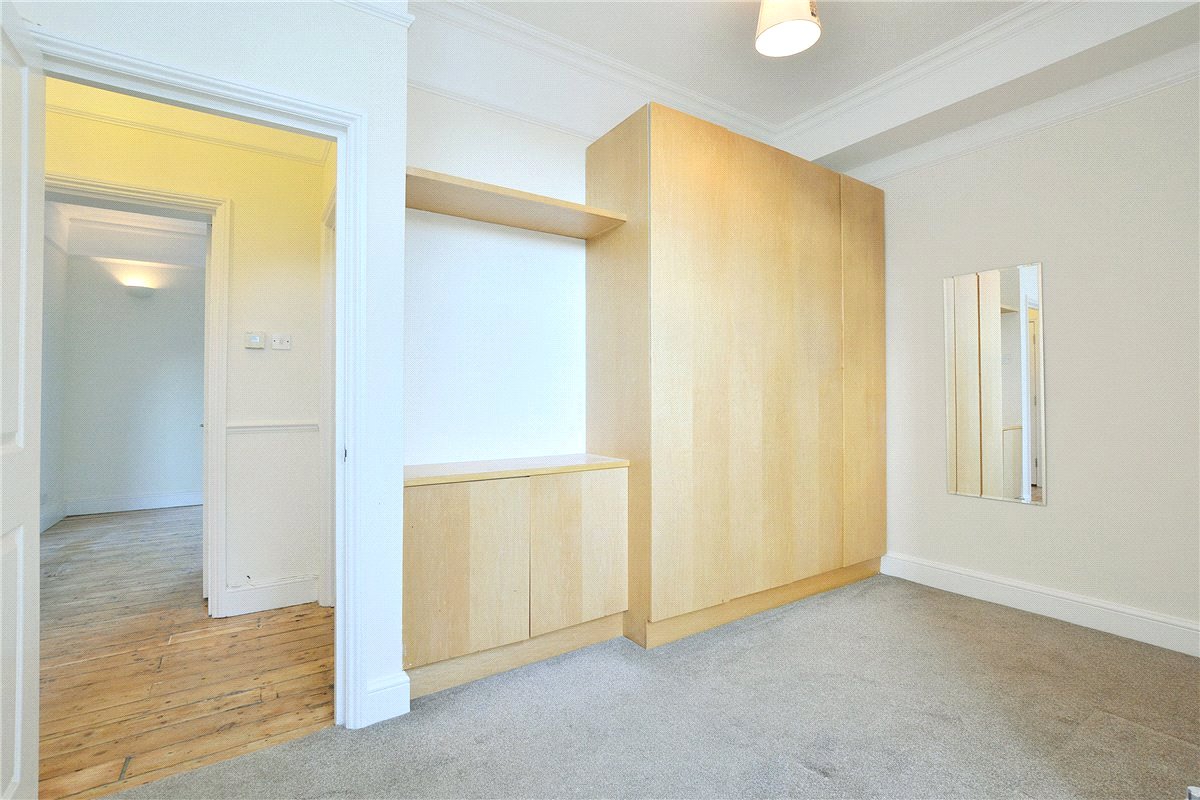 1 bedroom flat, Mortlake High Street, London SW14 - Sold
