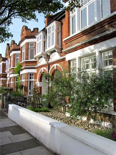 1 bedroom flat, Mortlake High Street, London SW14 - Sold