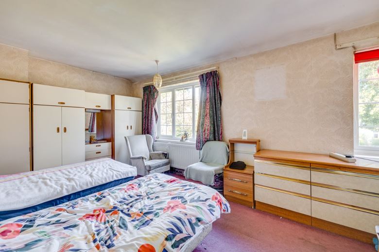 2 bedroom house, Barnes Avenue, London SW13 - Sold STC