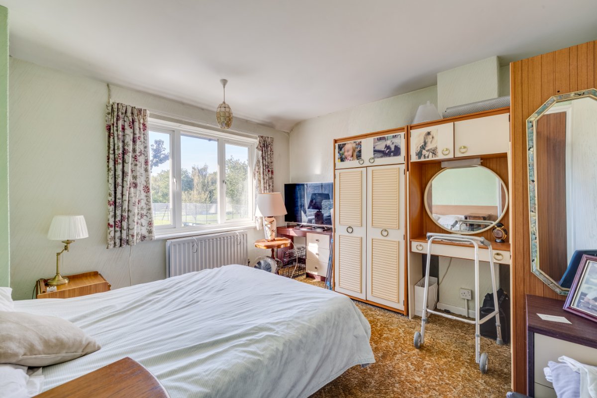 2 bedroom house, Barnes Avenue, London SW13 - Sold STC