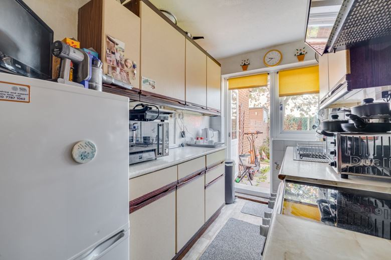 2 bedroom house, Barnes Avenue, London SW13 - Sold STC