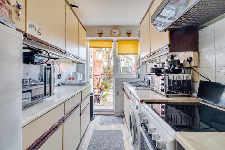 2 bedroom house, Barnes Avenue, London SW13 - Sold STC