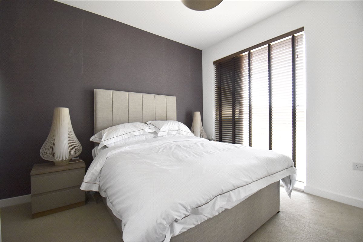 2 bedroom flat, Hawkey Road, Trumpington CB2 - Available