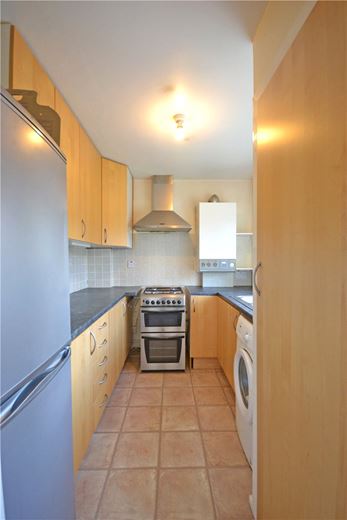 2 bedroom maisonette, Carisbrooke Road, Cambridge CB4 - Available