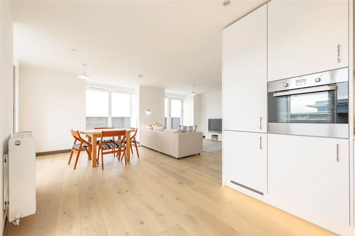 2 bedroom flat, 4 Station Square, Cambridge CB1 - Sold