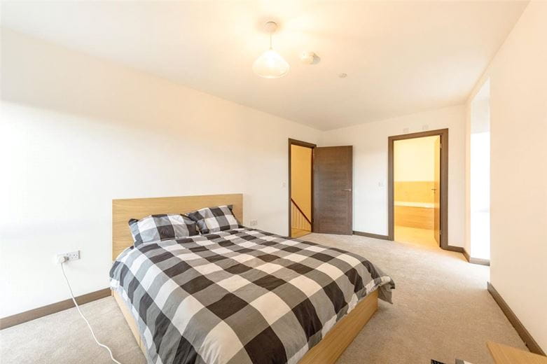 2 bedroom flat, 4 Station Square, Cambridge CB1 - Sold