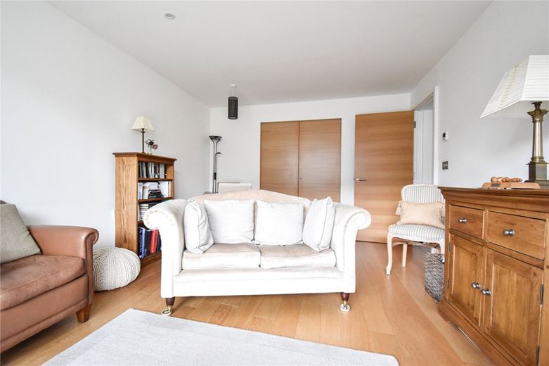 2 bedroom flat, Kingsley Walk, Cambridge CB5 - Sold