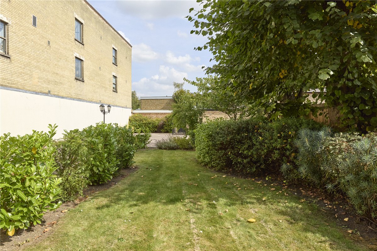 2 bedroom flat, Felbrigge House, 39 Hills Road CB2 - Sold