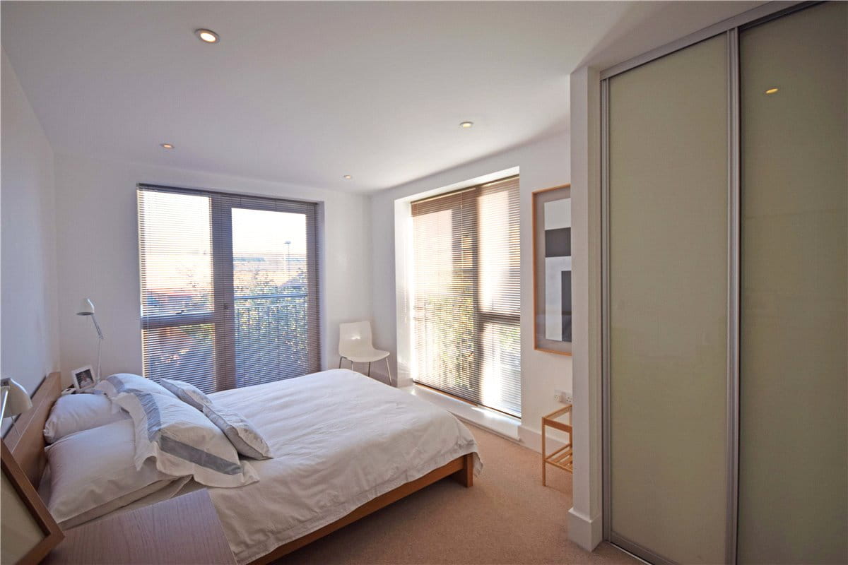 2 bedroom flat, Newton Court, Kingsley Walk CB5 - Available