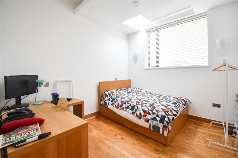 2 bedroom flat, Christ's Lane, Cambridge CB1 - Available