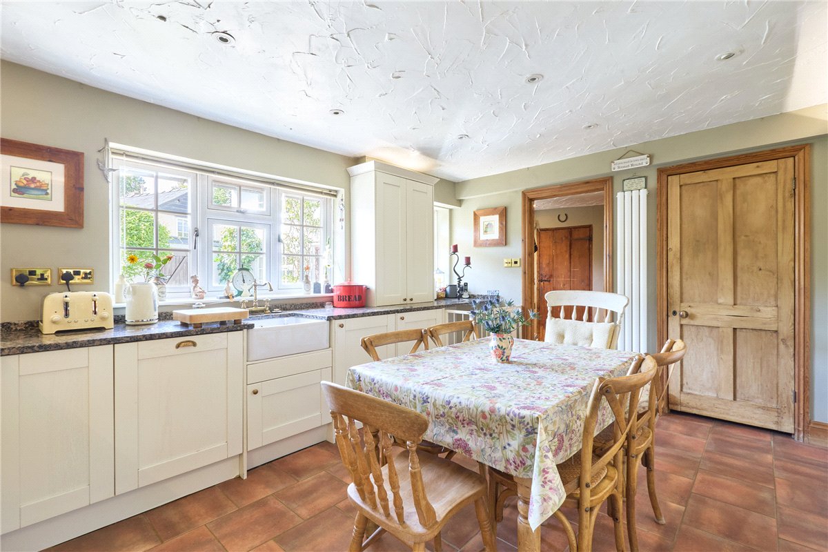 5 bedroom house, High Street, Melbourn SG8 - Available